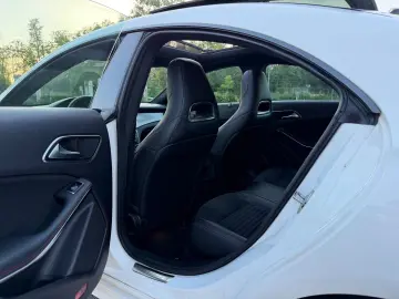 Mercedes-Benz Cla-180
