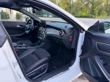 Mercedes-Benz Cla-180
