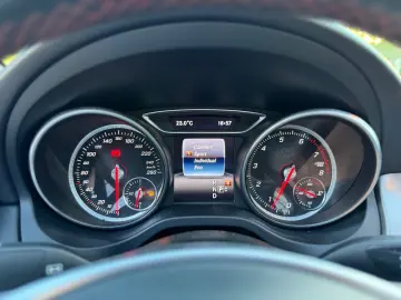 Mercedes-Benz Cla-180