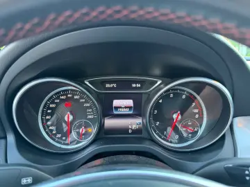 Mercedes-Benz Cla-180