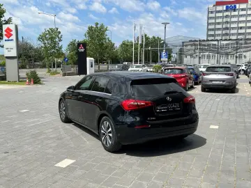 Mercedes-Benz A-180