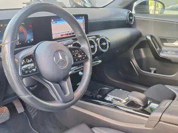 Mercedes-Benz A-180