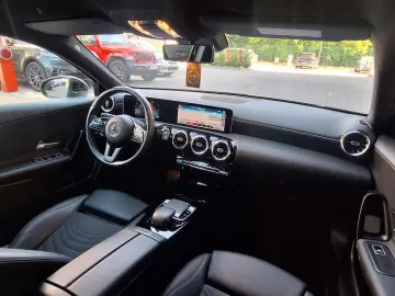 Mercedes-Benz A-180