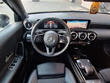 Mercedes-Benz A-180