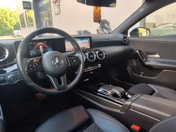 Mercedes-Benz A-180