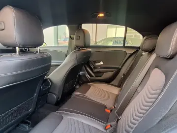 Mercedes-Benz A-180