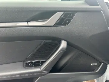 PORSCHE 911 Carrera 4 Allrad