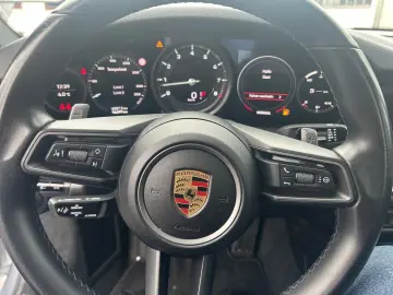 PORSCHE 911 Carrera 4 Allrad