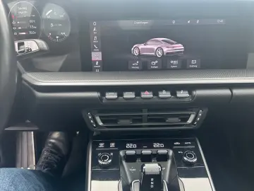 PORSCHE 911 Carrera 4 Allrad