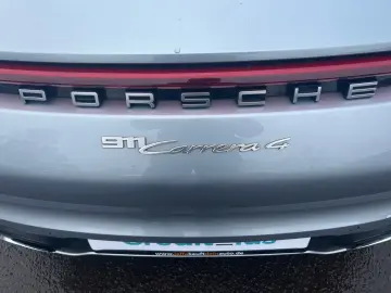 PORSCHE 911 Carrera 4 Allrad