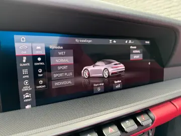 PORSCHE 911 Carrera 4 Cabriolet