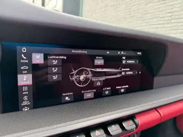 PORSCHE 911 Carrera 4 Cabriolet
