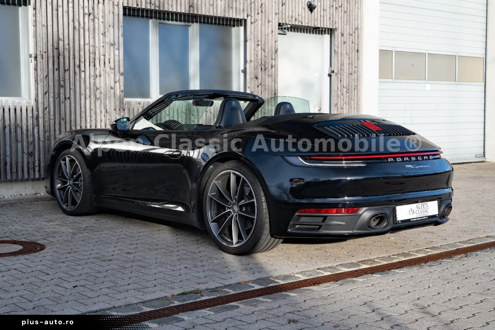 PORSCHE 992 Carrera 4 Cabrio