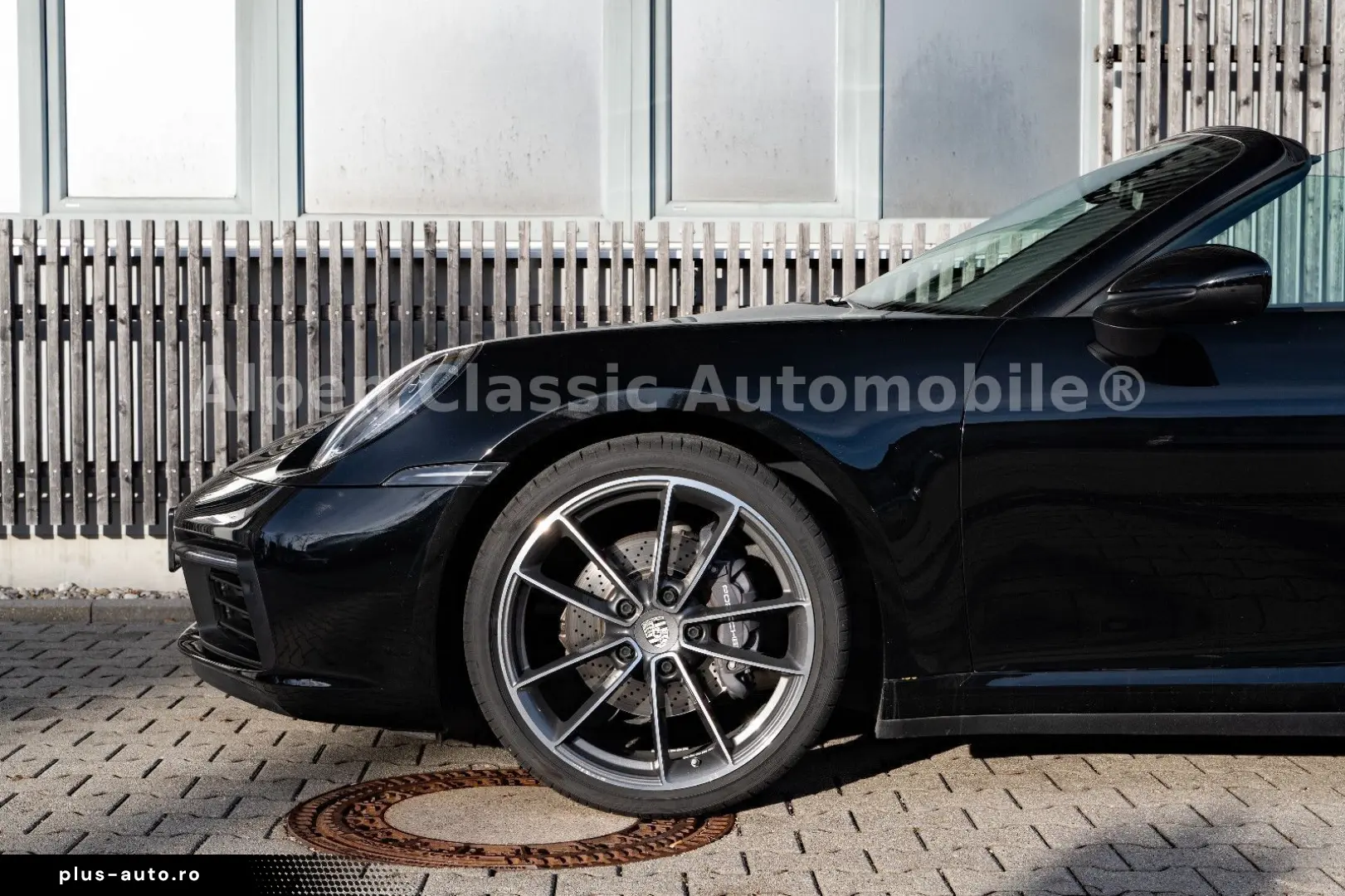 PORSCHE 992 Carrera 4 Cabrio