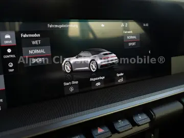 PORSCHE 992 Carrera 4 Cabrio