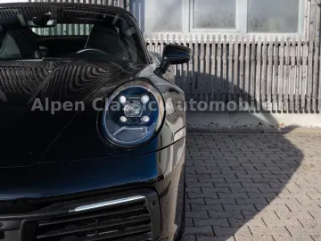 PORSCHE 992 Carrera 4 Cabrio