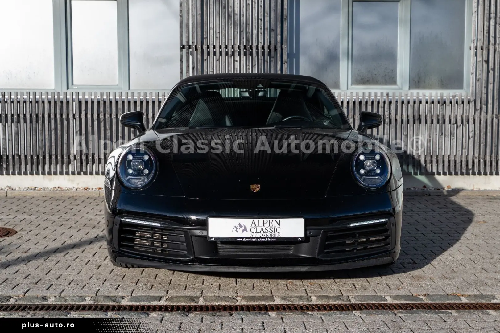 PORSCHE 992 Carrera 4 Cabrio