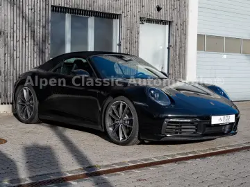 PORSCHE 992 Carrera 4 Cabrio