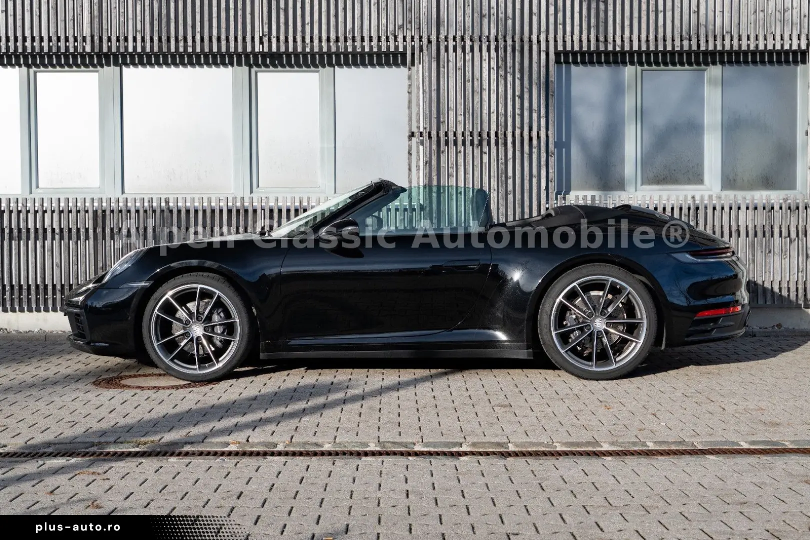 PORSCHE 992 Carrera 4 Cabrio