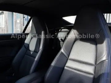 PORSCHE 992 Carrera 4 Cabrio