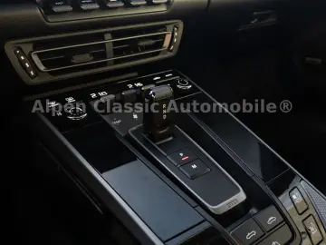 PORSCHE 992 Carrera 4 Cabrio
