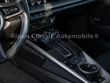 PORSCHE 992 Carrera 4 Cabrio
