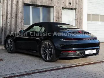 PORSCHE 992 Carrera 4 Cabrio