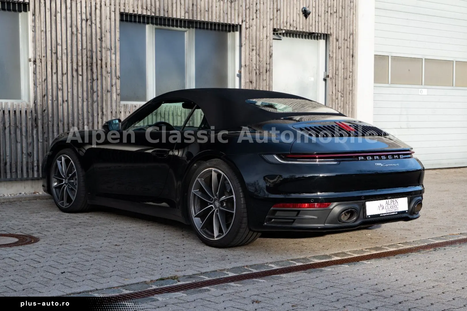 PORSCHE 992 Carrera 4 Cabrio