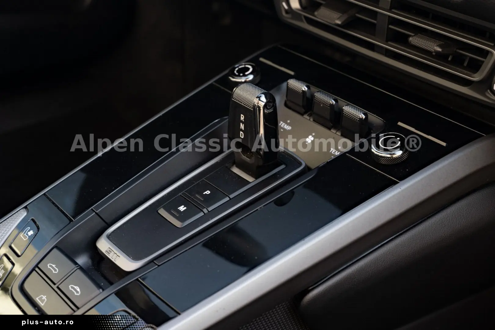 PORSCHE 992 Carrera 4 Cabrio
