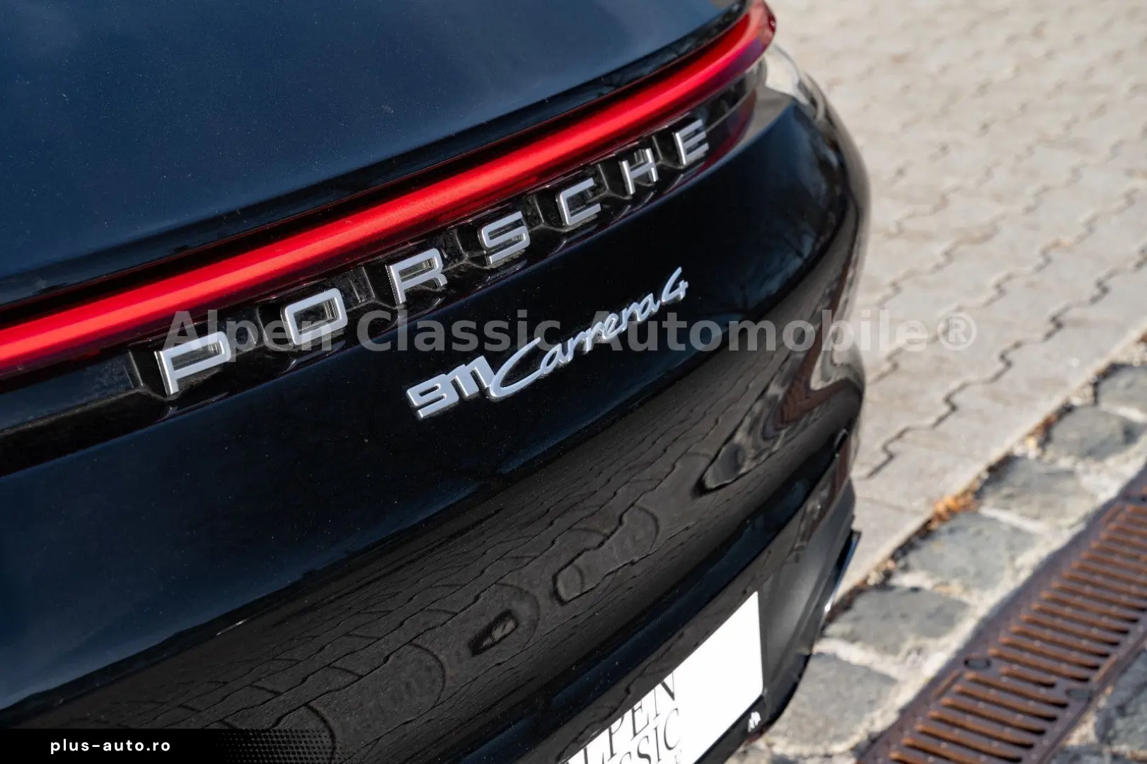 PORSCHE 992 Carrera 4 Cabrio