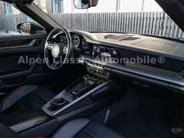 PORSCHE 992 Carrera 4 Cabrio