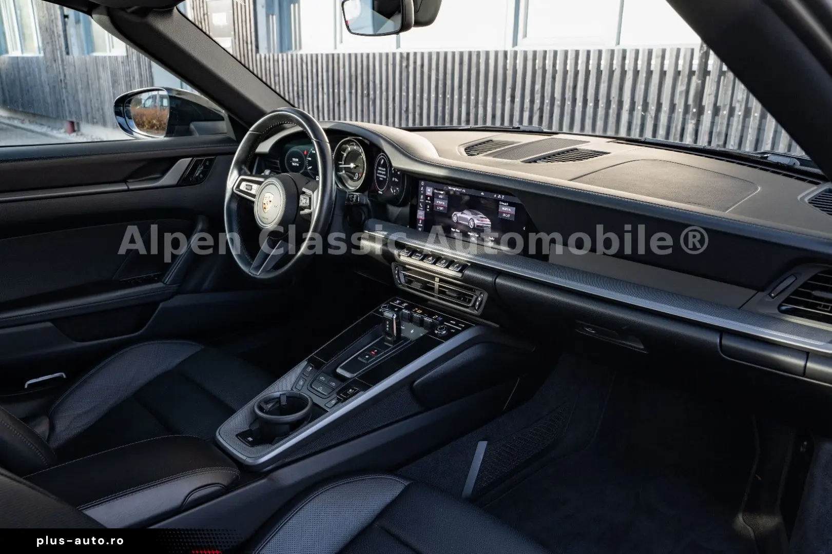 PORSCHE 992 Carrera 4 Cabrio
