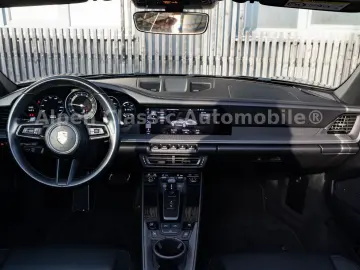 PORSCHE 992 Carrera 4 Cabrio