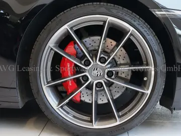 PORSCHE 992 911 Carrera 4S