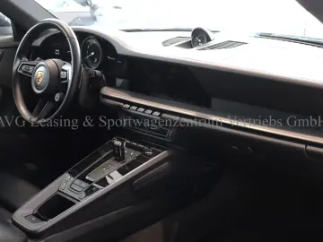 PORSCHE 992 911 Carrera 4S
