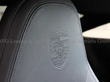 PORSCHE 992 911 Carrera 4S
