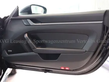 PORSCHE 992 911 Carrera 4S