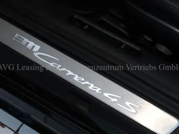 PORSCHE 992 911 Carrera 4S