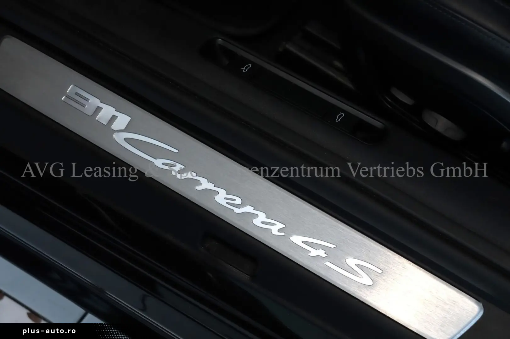 PORSCHE 992 911 Carrera 4S