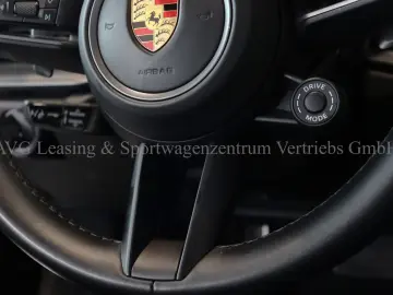 PORSCHE 992 911 Carrera 4S