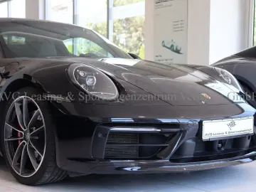 PORSCHE 992 911 Carrera 4S