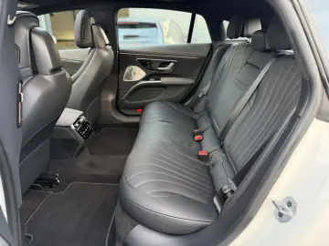 MERCEDES-BENZ EQS 450