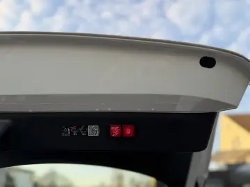 MERCEDES-BENZ EQS 450