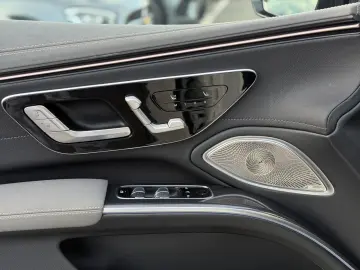 MERCEDES-BENZ EQS 450