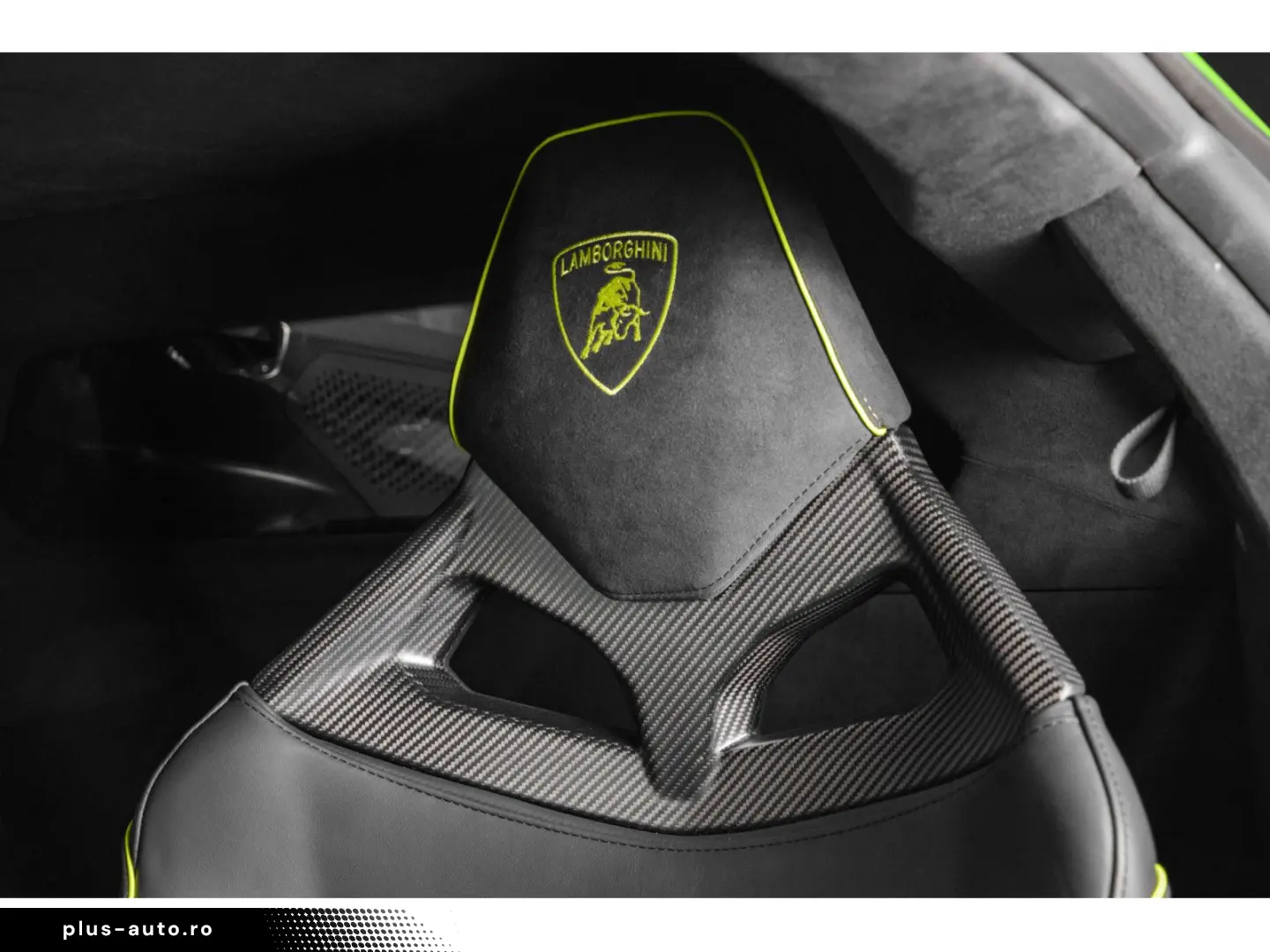 LAMBORGHINI Revuelto AD PERSONAM - VERDE CITREA   ROSSO MARS