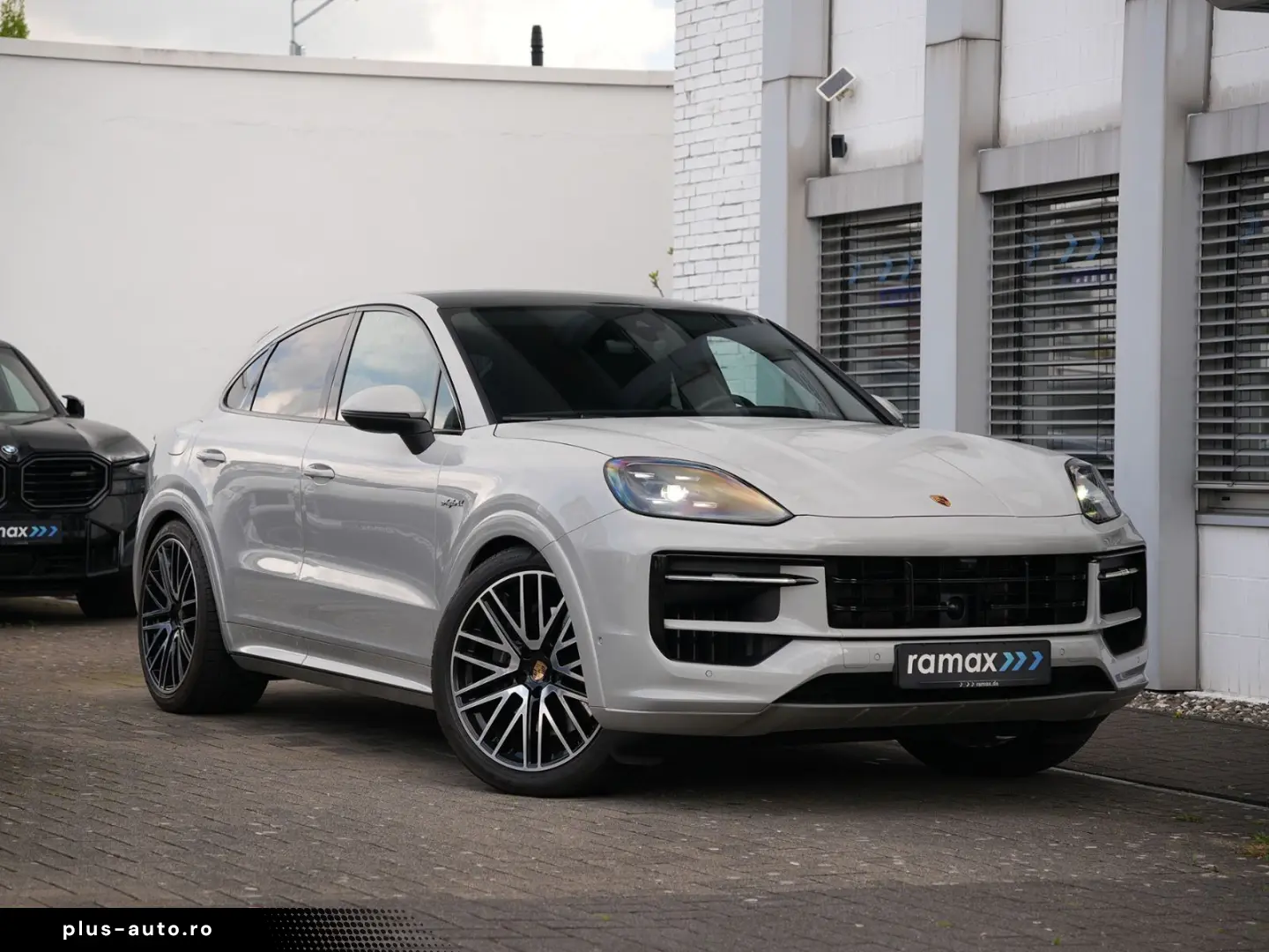 PORSCHE E-Hybrid Coupé SPORTDESIGN-PAKET-INNO-BOSE-22 T