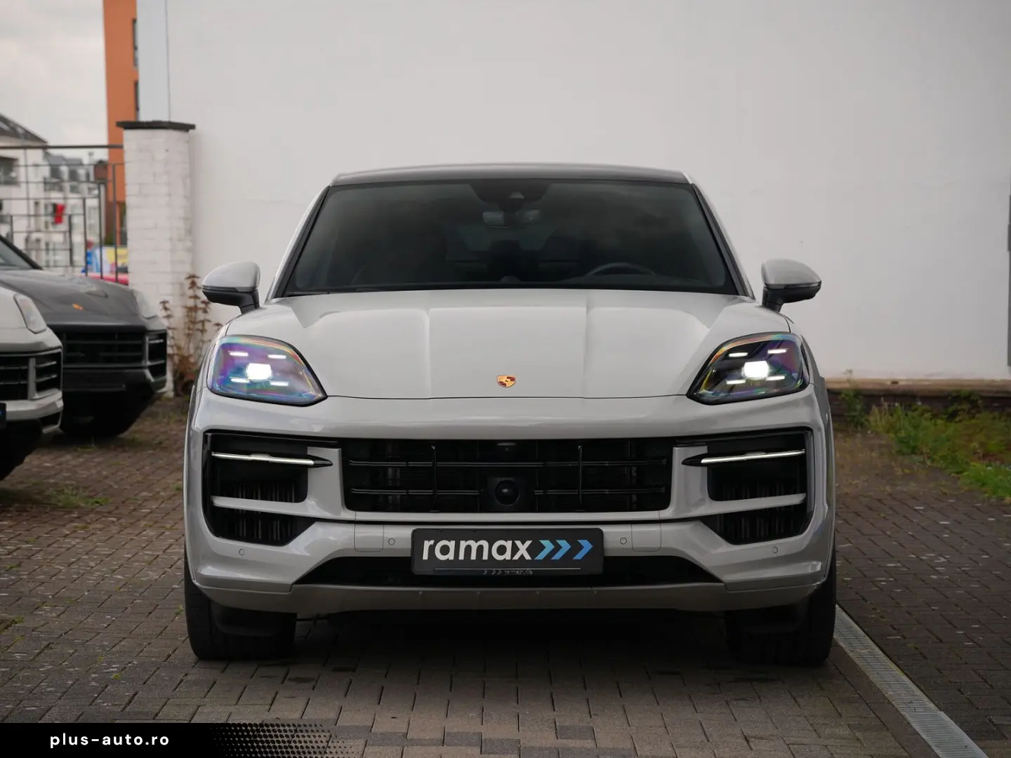 PORSCHE E-Hybrid Coupé SPORTDESIGN-PAKET-INNO-BOSE-22 T