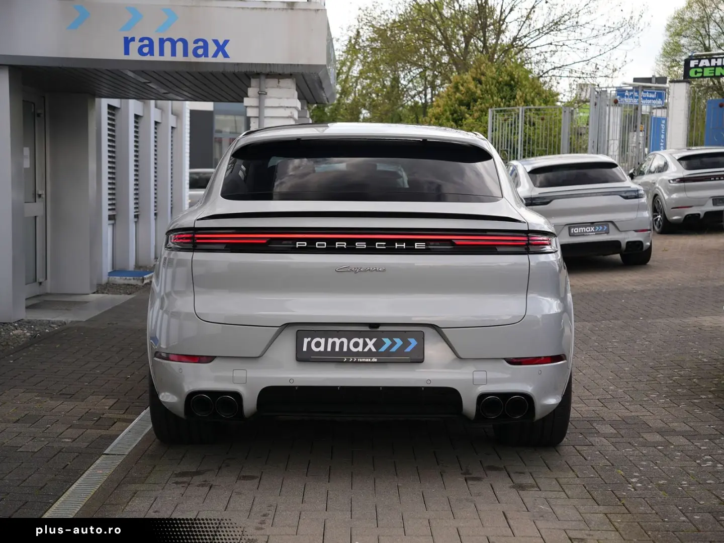 PORSCHE E-Hybrid Coupé SPORTDESIGN-PAKET-INNO-BOSE-22 T