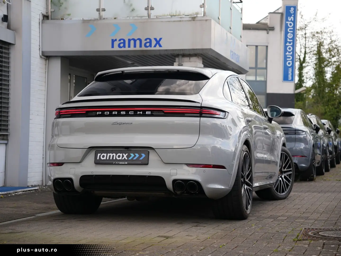 PORSCHE E-Hybrid Coupé SPORTDESIGN-PAKET-INNO-BOSE-22 T