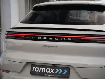 PORSCHE E-Hybrid Coupé SPORTDESIGN-PAKET-INNO-BOSE-22 T